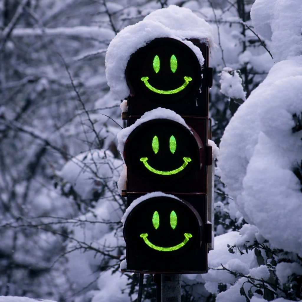 نمایی از سیگنال‌های سبز در بازار صرافی کی سی ای ایکس در ۳۰ دسامبر ۲۰۲۵